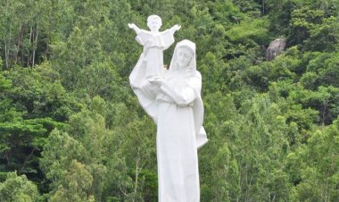 Tượng Đức Mẹ Bãi Dâu