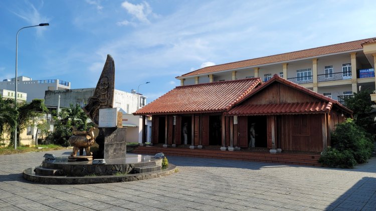 Di Tích Lịch Sử Nhà Má Tám Nhung