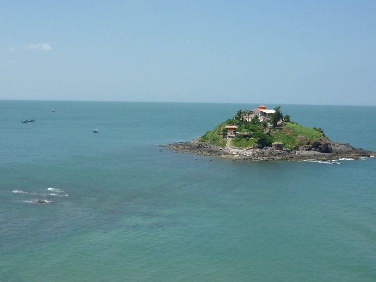 Khám phá đảo Hòn Bà